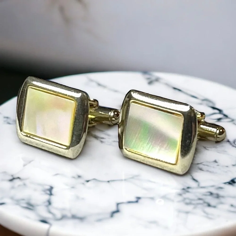 Vintage Mother of Pearl Gold Tone Cufflinks Men’s Classic Formal Dress Unsigned